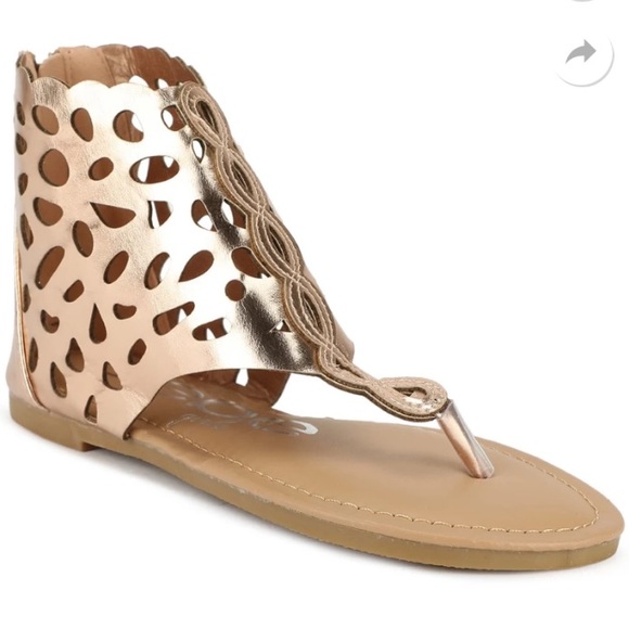 NWT Bebe Girls Rose Gold Metallic Boho Perforated Cut Out Bootie Thong Sandals - Picture 5 of 7